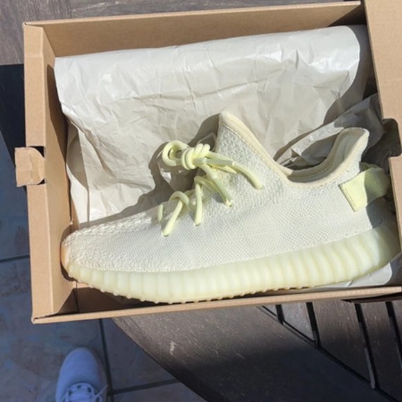 Yeezy 350 main image 2